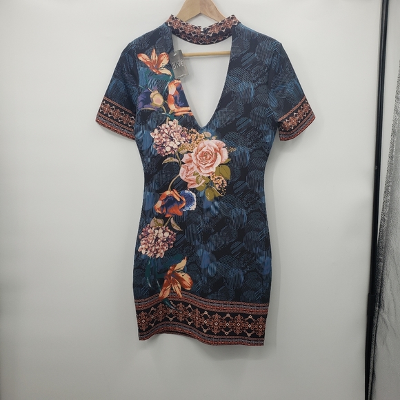 NEW WITH TAGS  OPEN BACK DRESS - Picture 2 of 7